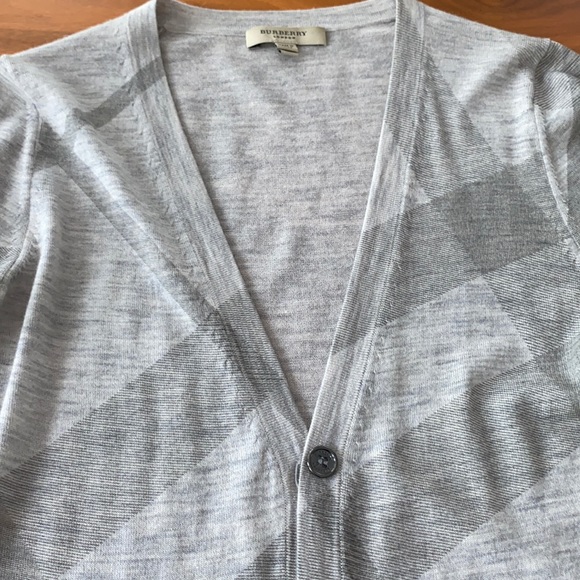 Burberry Light Cardigan. Perfect for summer - Picture 3 of 8